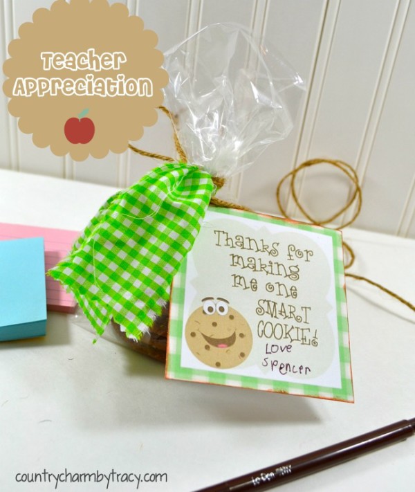 ♥ One Smart Cookie ~ Teacher Appreciation Gift with Free Printable!