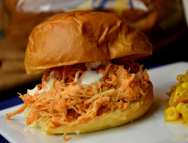 ♥ Crock Pot Buffalo Chicken Sandwiches